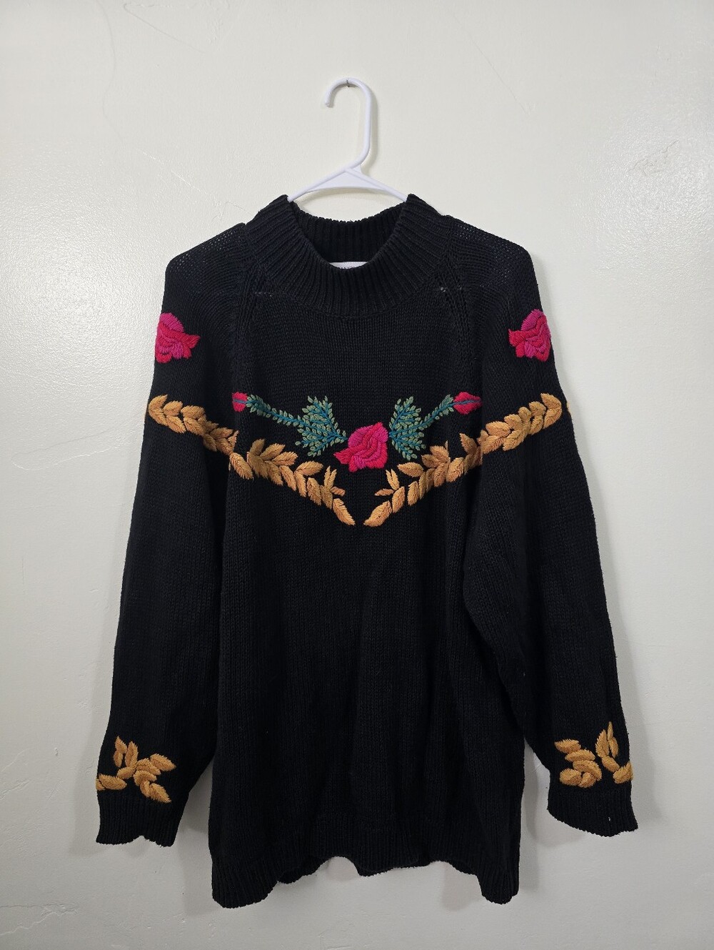 Adrianna Papell Vtg Black Embroidered Floral Mockneck Sweater Tunic Length Sz L